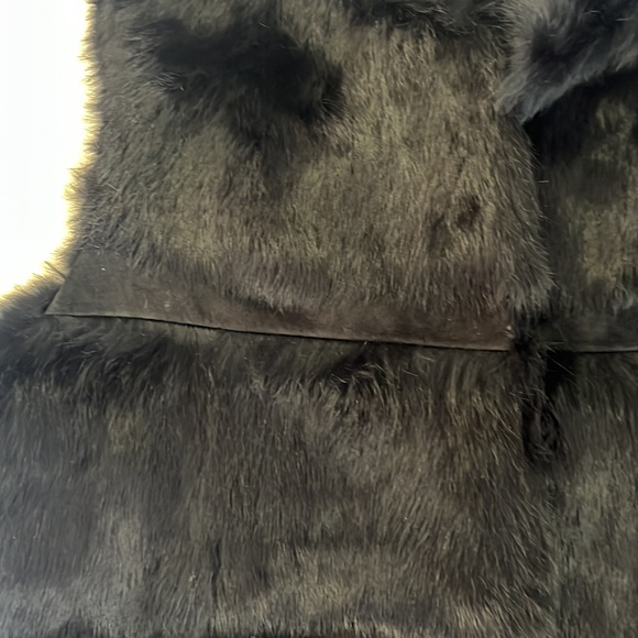 Linda Richard’s black fur very suede detail - Picture 3 of 6